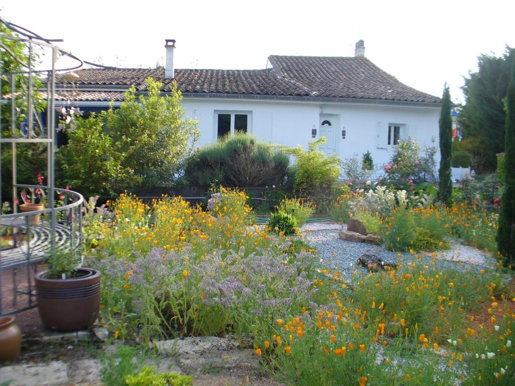 Bed and Breakfast Chambre D'Hotes Dyrslot Saint-Denis-de-Pile Exteriér fotografie